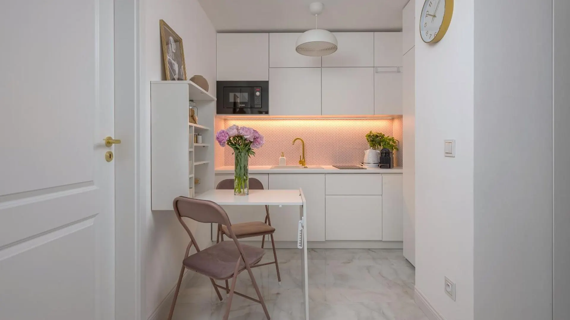 Apartment Stunning 2-Br Apartament Palace In The Window, Air-Conditioning 500M To Central Station Warsaw Poland
