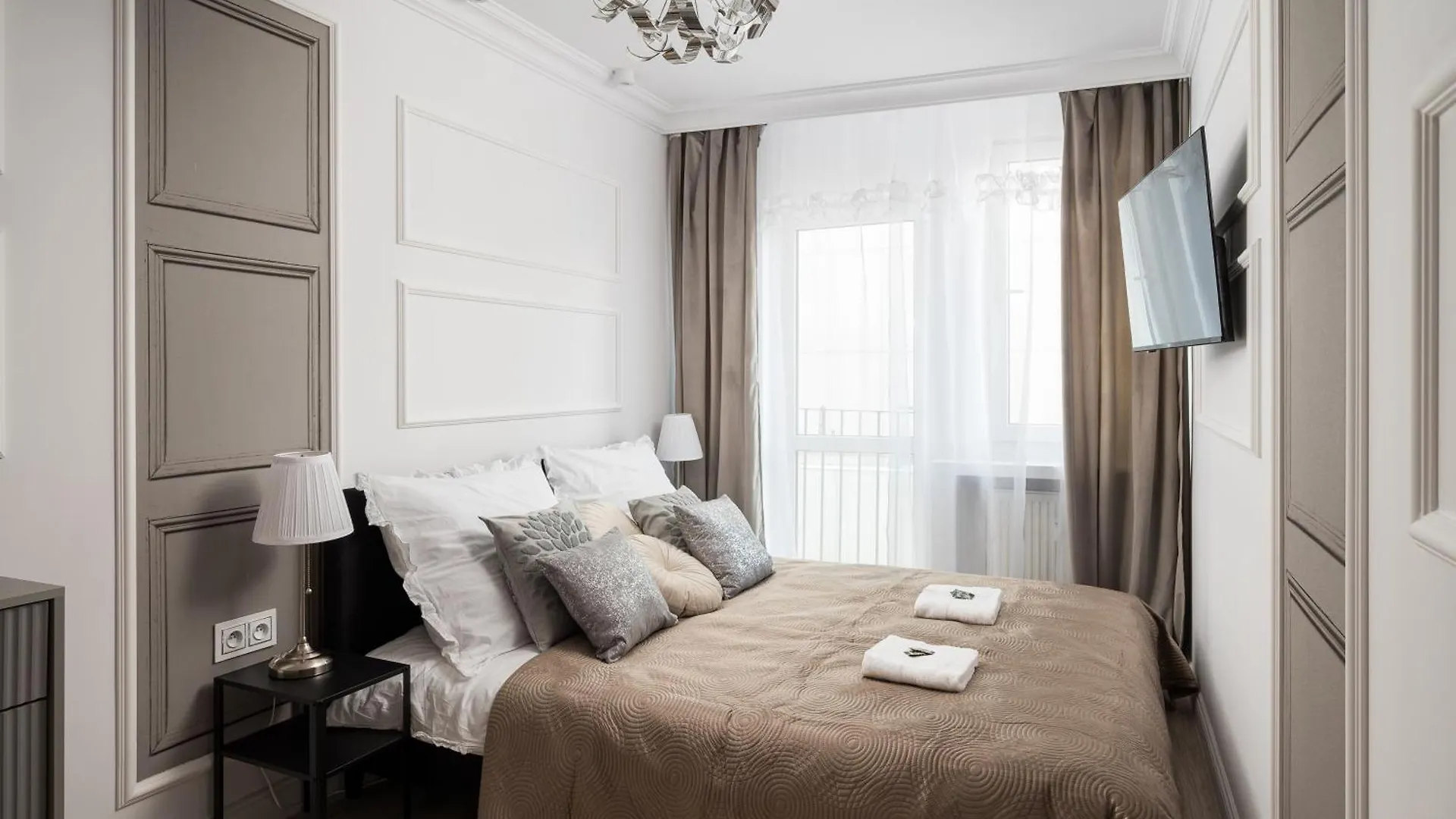 Stunning 2-Br Apartament Palace In The Window, Air-Conditioning 500M To Central Station Warsaw